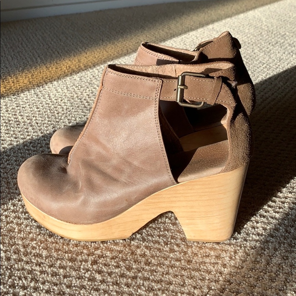 Free People Amber Orchard Clogs in Taupe